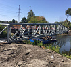 Перемещение моста по воде при помощи пластиковых понтонов