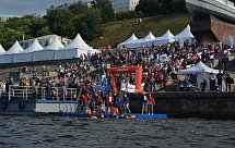 Пластиковые понтоны 2FLOAT для участников заплыва X-WATERS VOLGA SWIM 2019